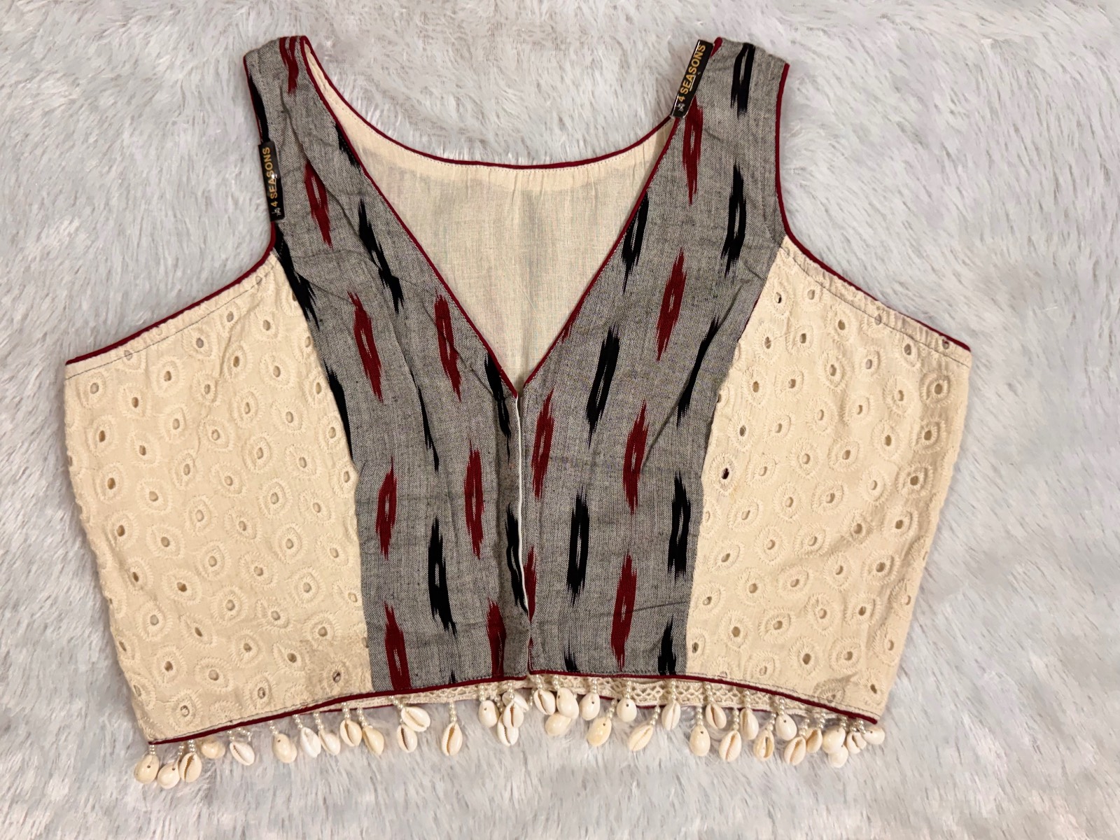 Grey with hakoba with kovri sleeveless blouse
